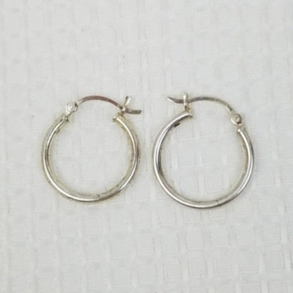 Su 925 IN Stamped Sterling SILVER Hoop Earrings